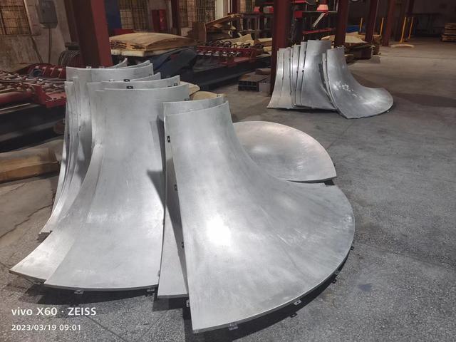 Penutup dan Siling Lajur Bercorak Berlapis Aluminium