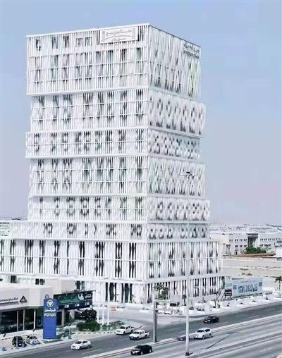 Pusat Beli Belah Mewah 5 Bintang Hiasan Hotel Papan Siling Aluminium Panel Pelapisan Dinding Pusing